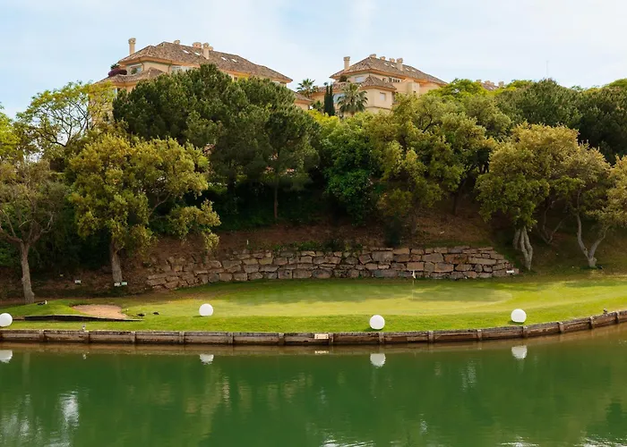 In Elviria, A Retreat Among Palm Trees, With Private Heated Pool And Barbecue, * Marbella