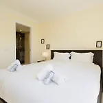 In Elviria, A Retreat Among Palm Trees, With Private Heated Pool And Barbecue, Villa *