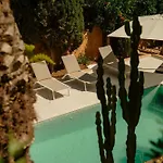 In Elviria, A Retreat Among Palm Trees, With Private Heated Pool And Barbecue, Villa *