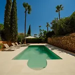 In Elviria, A Retreat Among Palm Trees, With Private Heated Pool And Barbecue, Villa Marbella