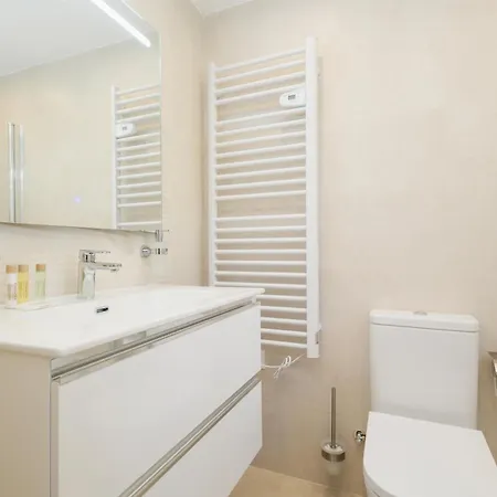 Villa In Elviria, A Retreat Among Palm Trees, With Private Heated Pool And Barbecue, *