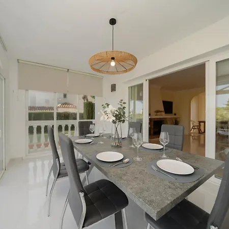 In Elviria, A Retreat Among Palm Trees, With Private Heated Pool And Barbecue, *