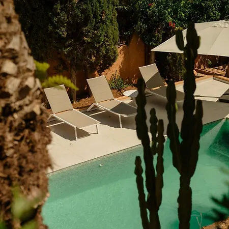 In Elviria, A Retreat Among Palm Trees, With Private Heated Pool And Barbecue, Villa *