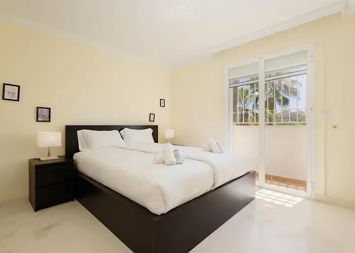 Villa In Elviria, A Retreat Among Palm Trees, With Private Heated Pool And Barbecue, Marbella