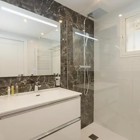 Villa In Elviria, A Retreat Among Palm Trees, With Private Heated Pool And Barbecue,