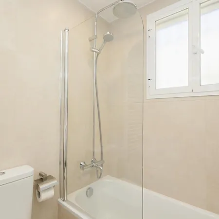 In Elviria, A Retreat Among Palm Trees, With Private Heated Pool And Barbecue, Marbella