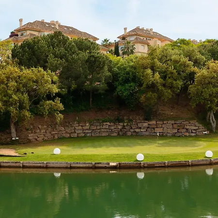 In Elviria, A Retreat Among Palm Trees, With Private Heated Pool And Barbecue, * Marbella