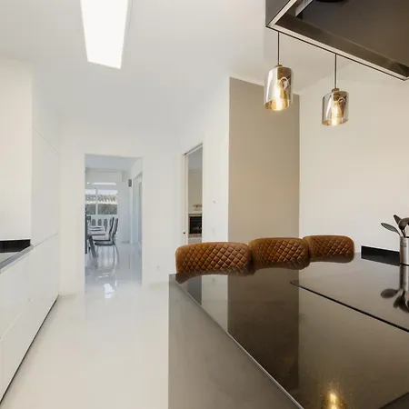 In Elviria, A Retreat Among Palm Trees, With Private Heated Pool And Barbecue, *