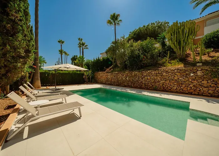 In Elviria, A Retreat Among Palm Trees, With Private Heated Pool And Barbecue, * Marbella